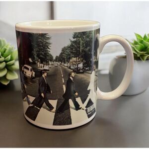 The Beatles Abbey Road 10oz Twilight Woods Candle – Premium Wax, Pet Safe
